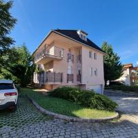 Sopronban a Lövérek lábánál újszerű lakás eladó (106605)